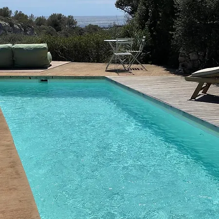 Luxury With Private Pool Binisafua