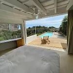 Luxury With Private Pool Διαμέρισμα *